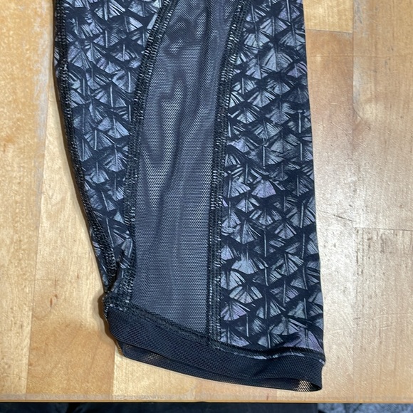 Lululemon leggings - Picture 5 of 8